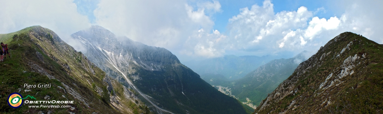 59 Tra anticima del Vindiolo e cima di Monte Vetro....jpg